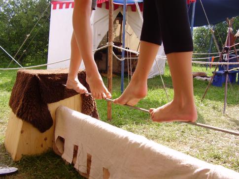 Balancieren auf dem Drahtseil - Die Gauklerschule